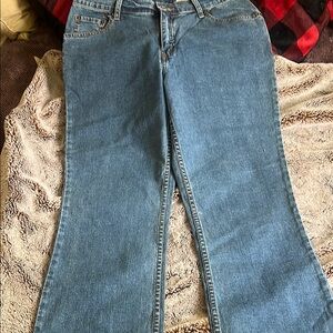 Classic Blue Levi's flared jeans NWOT